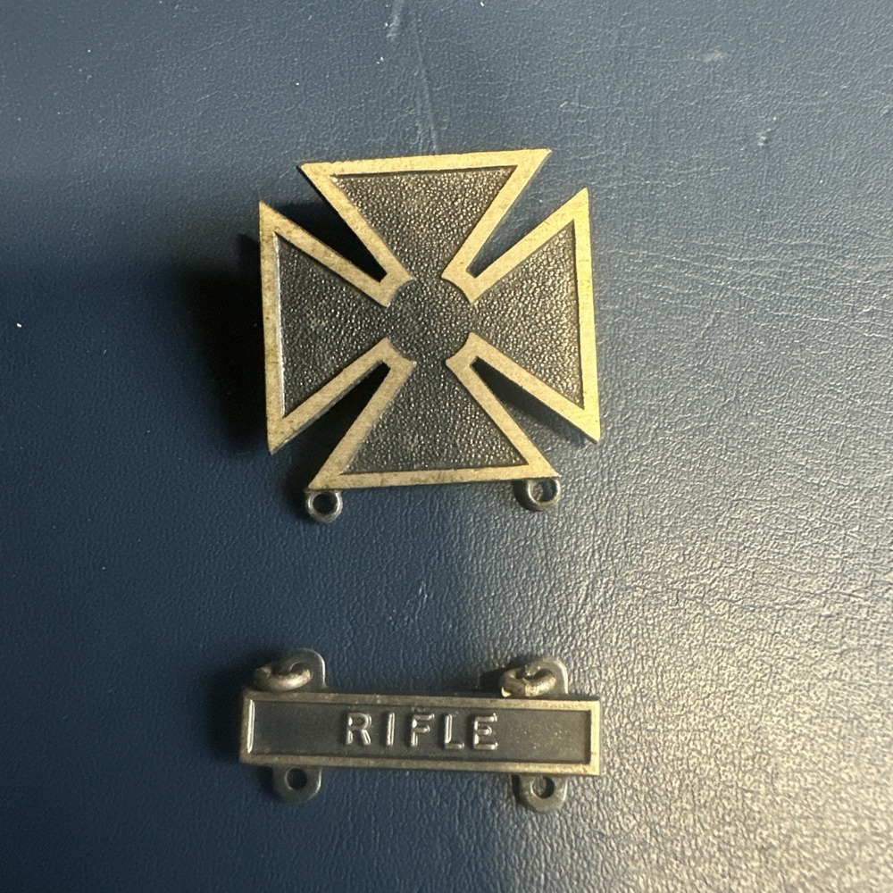 US Army Military Marksman Iron Cross Rifle Medal Badge Pin
